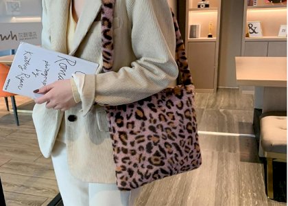 HOT Leopard Plush Shoulder Bags for Women's Autumn And Winter Fashion ladies Vintage Handbags women Large Capacity Messenger Bag